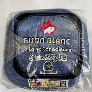 White Buffalo Virgin Wool 6 Strands Yarn Canadian Medium Blue 8 oz New